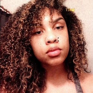 Meet your Posher, Tia